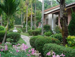 Holiday Village And Natural Garden Resort Phuket Екстериор снимка